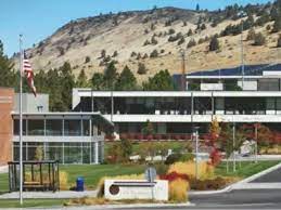 Klamath Basin News, viernes 3 de noviembre: Oregon Tech organiza con éxito el evento anual Ready, Set, Innovate con estudiantes de secundaria y preparatoria locales