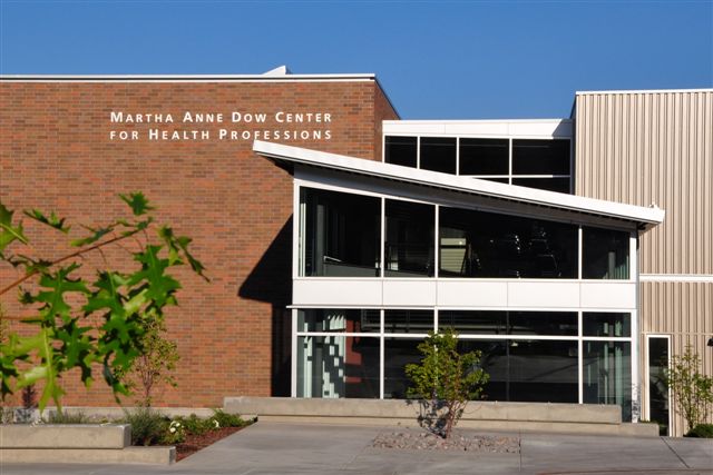 Klamath Basin News, jueves, 5/18/23 – Oregon Tech aprobó ofrecer el programa de doctorado en fisioterapia
