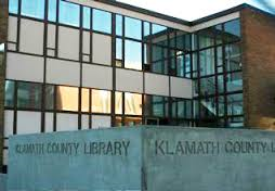 Noticias de la cuenca de Klamath, miércoles 7 de junio: la batalla de la biblioteca del condado de Klamath contra la “regla de no política” podría resultar en la pérdida de fondos del estado de Oregón