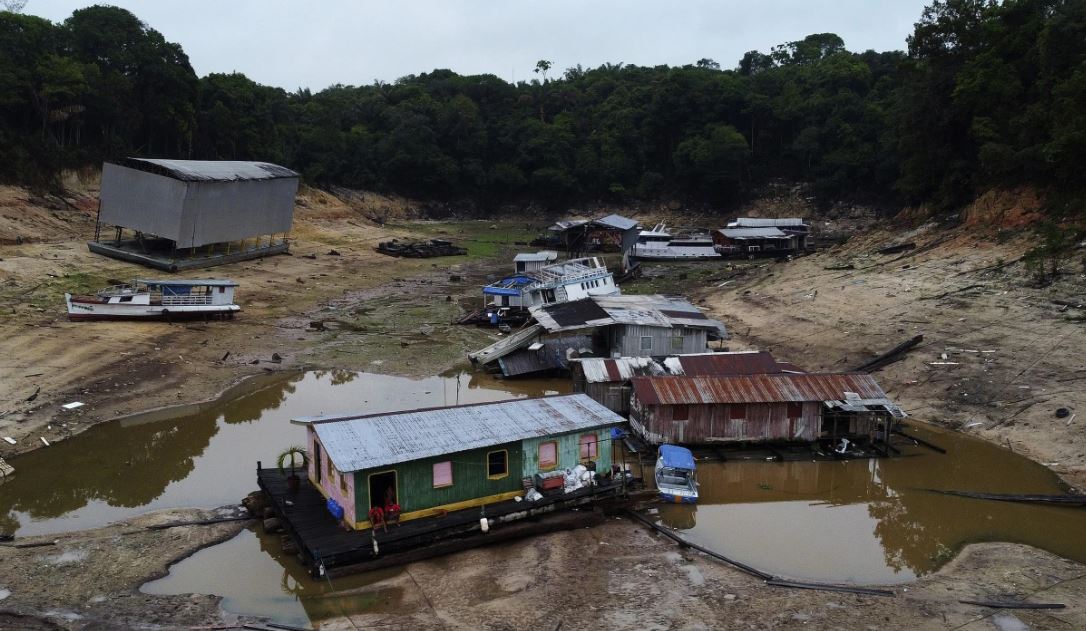 La Amazonia brasileña cae a niveles mínimos durante la sequía
