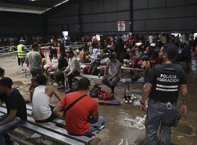 Centroamérica lucha por encontrar soluciones a la migración récord