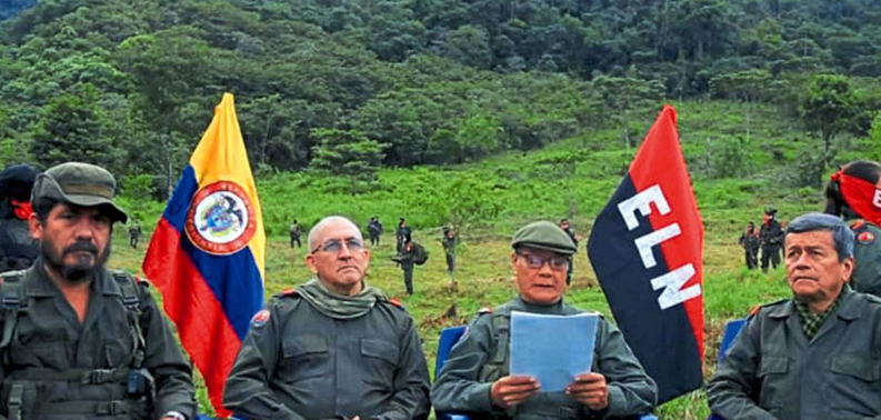 Los rebeldes colombianos del ELN afirman que cesarán los secuestros extorsivos si el gobierno financia el alto del fuego