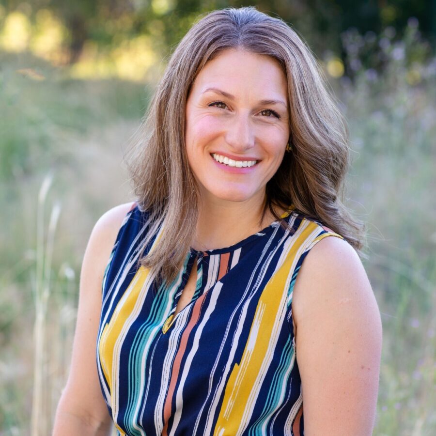 Klamath Basin News, martes 20 de febrero – Amanda Squibb de Friends Of The Children Advocates for Youth en las conferencias del Capitolio de Washington DC; El Departamento de Desempleo de Oregon cambia a un nuevo sistema de beneficios en línea