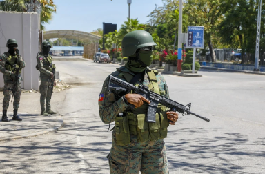 Pandillas en Haití intentan tomar el control del principal aeropuerto en un nuevo ataque contra el gobierno