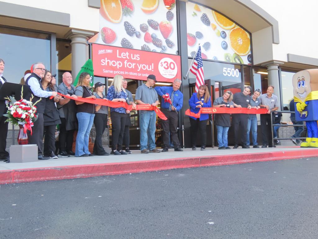 Noticias de Klamath Basin, lunes 23/6/25 – Safeway regresa a Klamath Falls; regresan las temperaturas cálidas a la cuenca; Jersey Mike’s abre; comienza la temporada de incendios con el incendio Upper Applegate