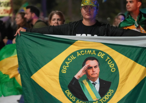 El Tribunal Supremo de Brasil suaviza las restricciones del arresto domiciliario de Bolsonaro
