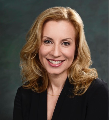 Noticias de Klamath Basin, lunes 22/9/25: Cascade Comprehensive Care nombra a la Dra. Kimberly Terry directora médica; KWUA anuncia la gira de la cosecha de otoño; novedades sobre Blue and Log Fire