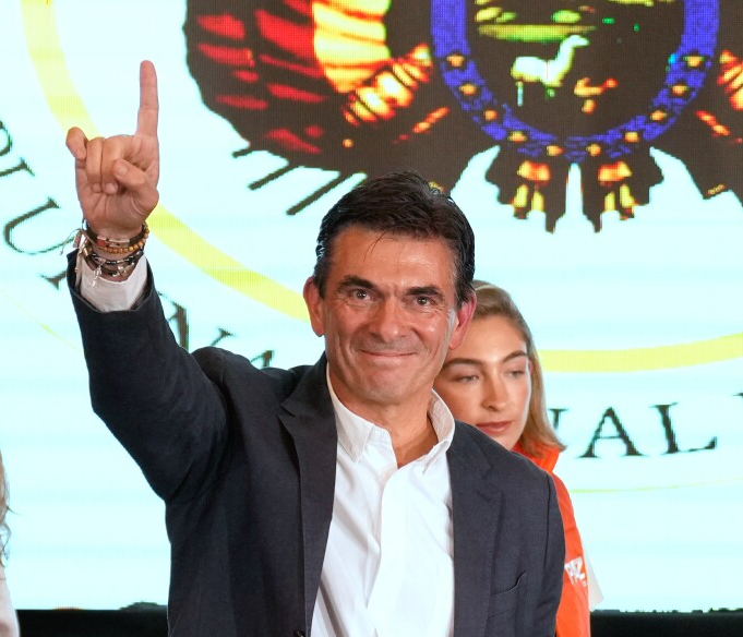 El primer presidente conservador de Bolivia en 20 años promete mejorar las relaciones con EEUU