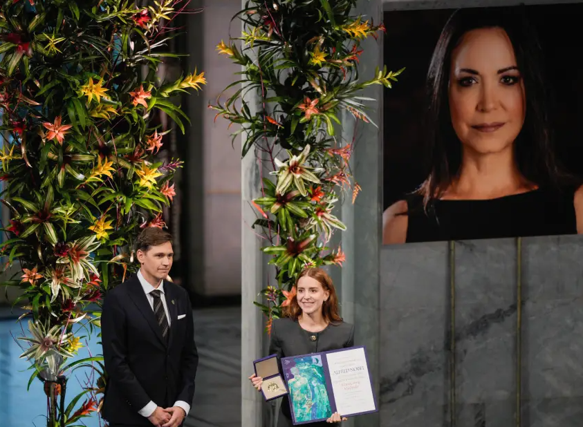 La hija de María Corina Machado, de Venezuela, acepta el Premio Nobel de la Paz