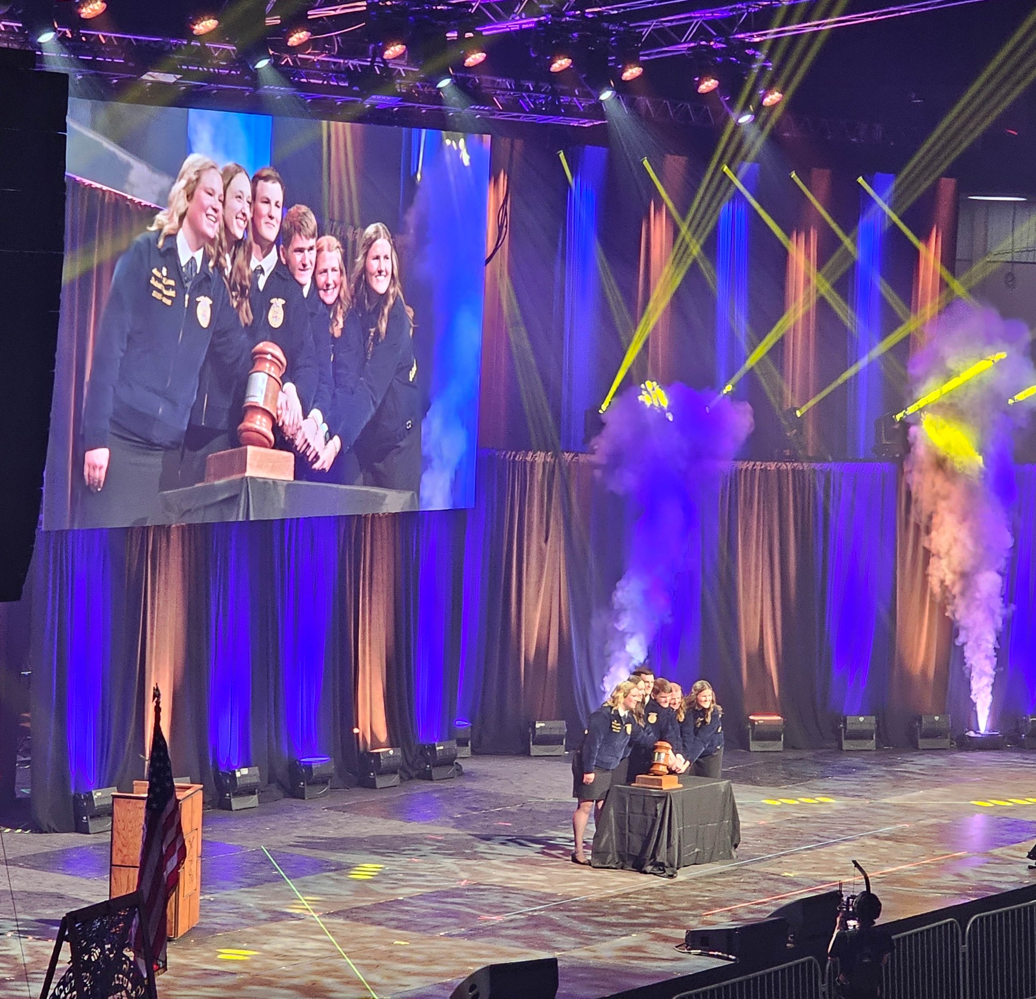 Noticias de la Cuenca de Klamath, jueves 26/3/26: Dos estudiantes del Distrito Escolar Central de Klamath (KCSD) elegidos para la Convención Estatal de la FFA de Oregón; El estudio de nieve del Bosque Nacional de Klamath muestra solo el 34,2% de la capa de nieve normal; El Departamento Forestal de Oregón (ODF) agrega aeronaves de detección de incendios; El Festival Britt se prepara para el veran