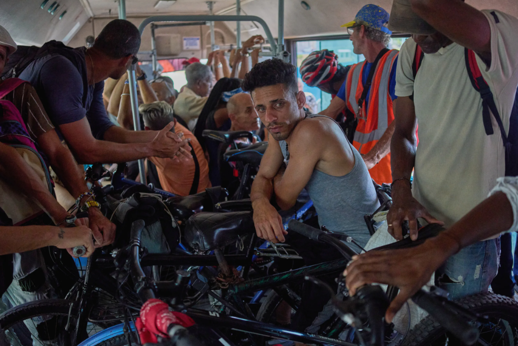 Ciclobús: el transporte que resurge en La Habana en plena crisis energética