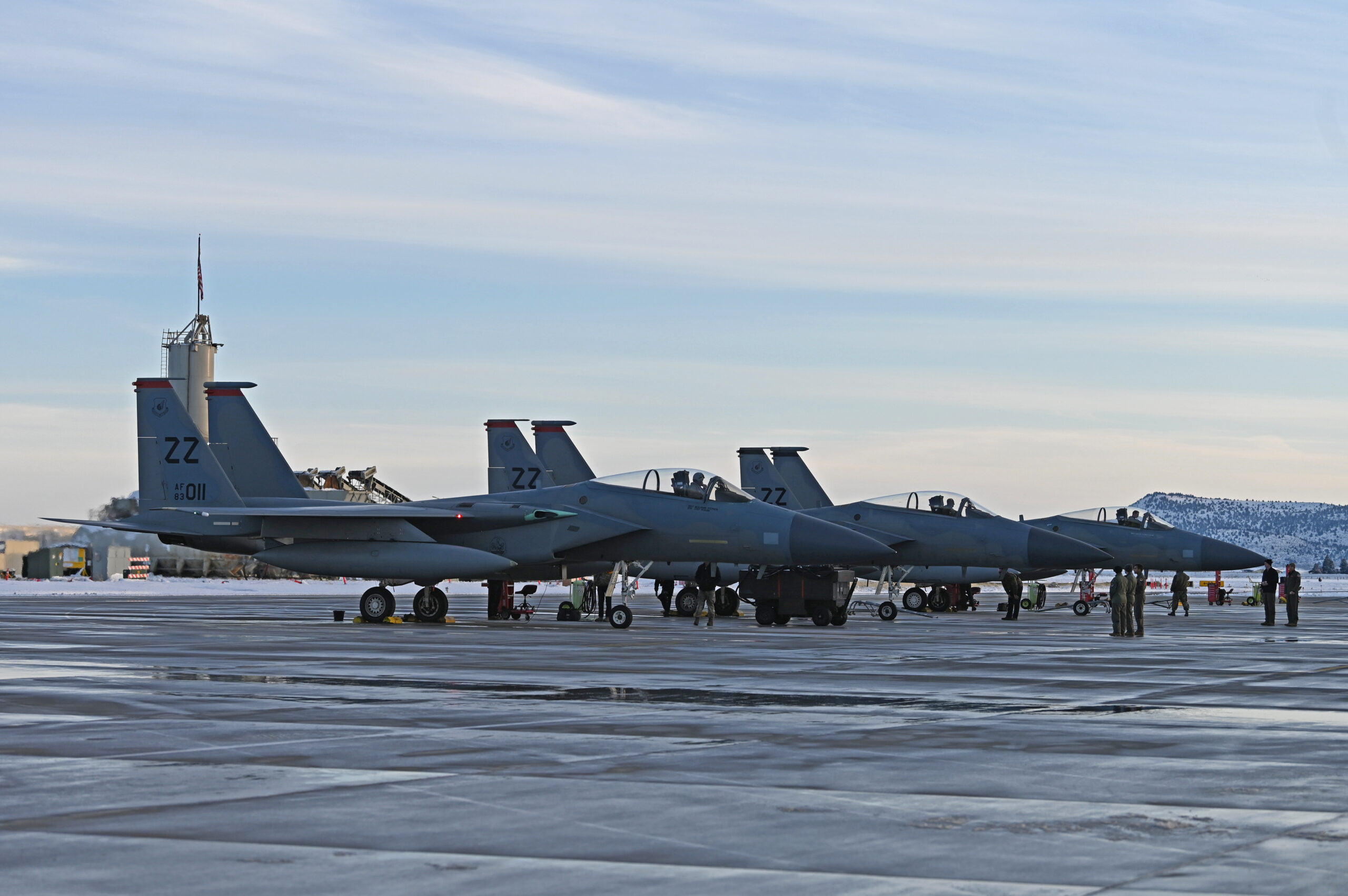Noticias de la Cuenca de Klamath, jueves 9 de abril de 2026: Kingsley Field recibirá 80 millones de dólares para un centro de entrenamiento académico del F-35; KWUA afirma que el suministro de agua será insuficiente para las necesidades de los agricultores; los precios de la gasolina regular en Oregón alcanzan los 5 dólares por galón; el Parque Nacional del Lago Crater cancela el evento Ride The Rim
