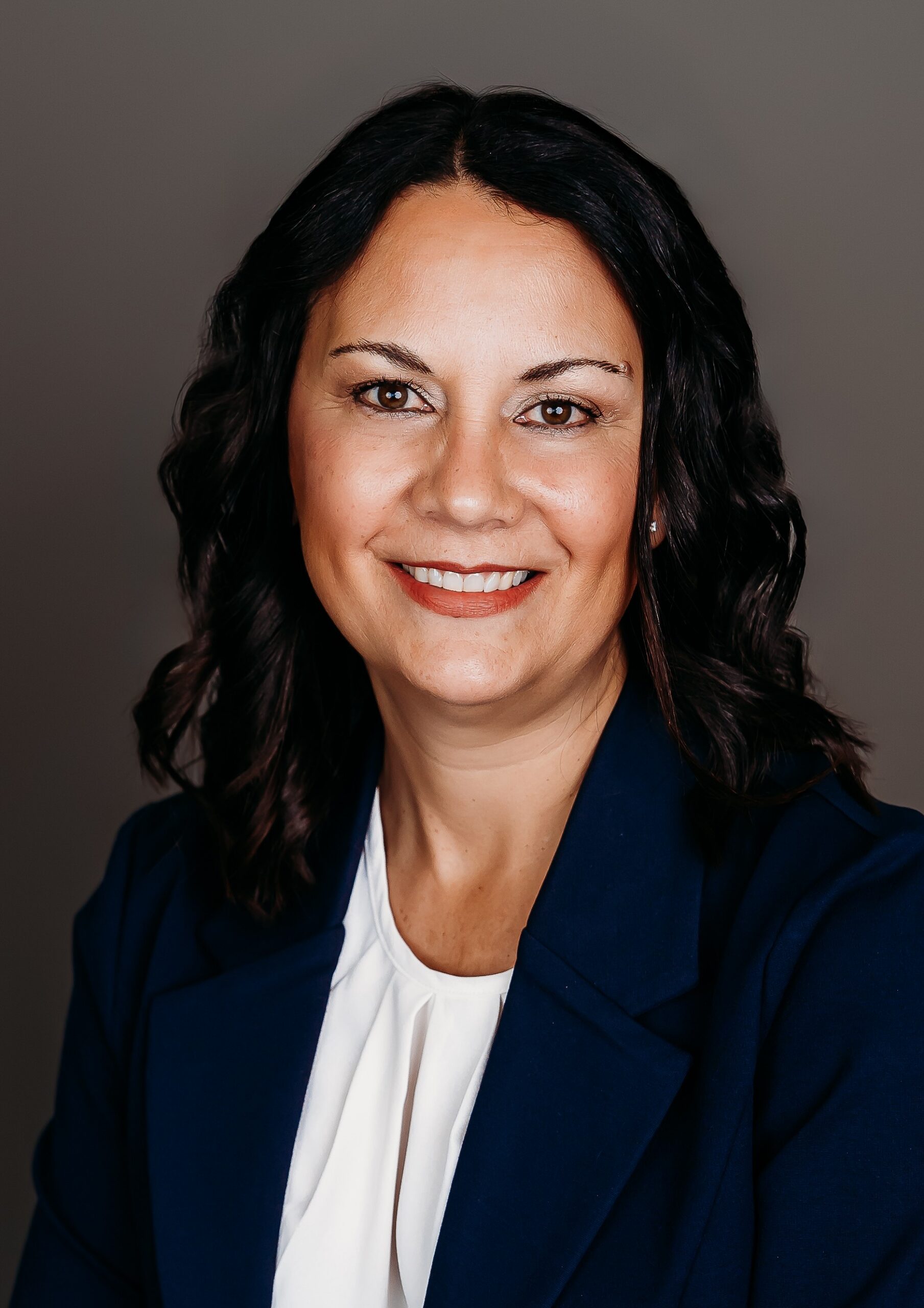 Klamath Basin News, martes 11/05/26 – El distrito escolar del condado de Klamath nombra a la veterana educadora Melissa Cole como nueva superintendente; la Cámara de Representantes de EE. UU. aprueba el proyecto de ley agrícola que incluye disposiciones vitales para Oregón