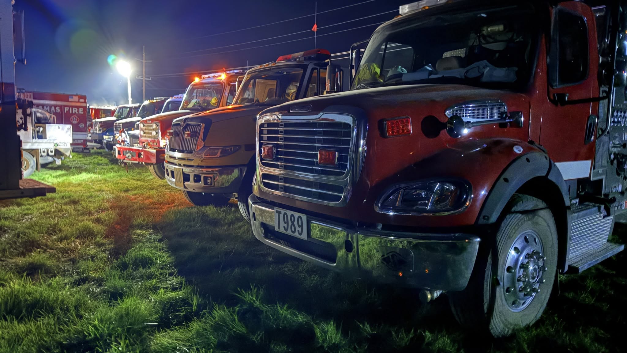 Noticias de la Cuenca de Klamath, martes 18/08/2026 – El incendio de Wrights Spring está contenido en un 54%; el congresista Cliff Bentz celebrará una reunión pública en Klamath Farm el jueves; Oregón registra 45 casos confirmados de sarampión; el Departamento de Agricultura elimina la norma de conservación de áreas sin carreteras para combatir mejor los incendios forestales